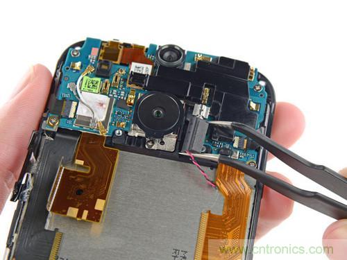 牛人強(qiáng)拆！新HTC One(M8)真機(jī)精密做工難修理