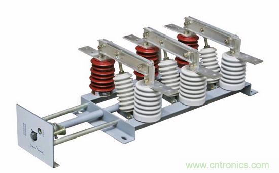 高壓斷路器的操作結(jié)構(gòu)有哪幾種？和隔離開關(guān)有什么區(qū)別？